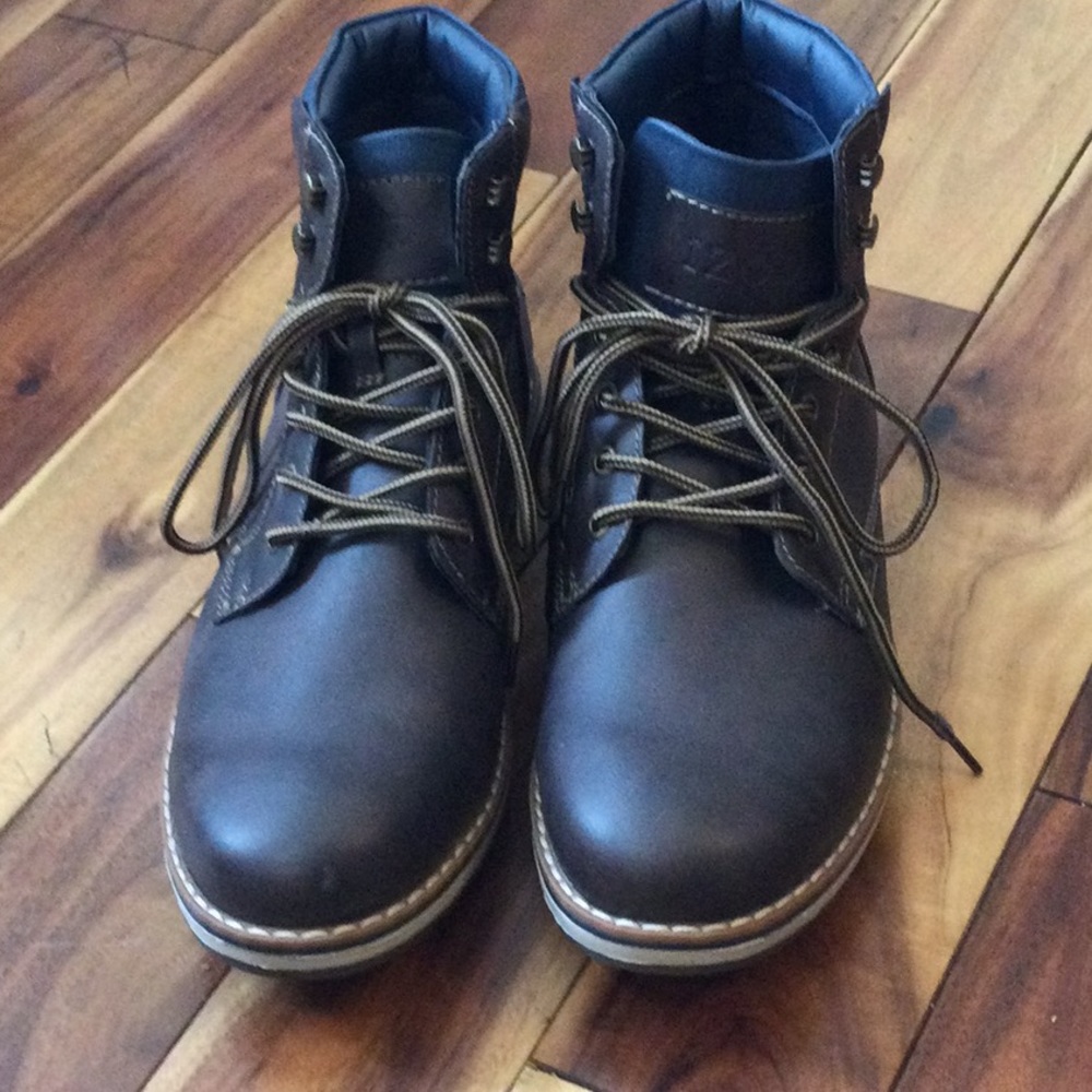 IZOD Leon Ankle boots